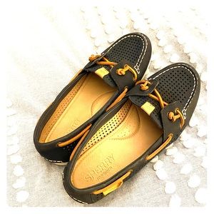 Sperry topsiders